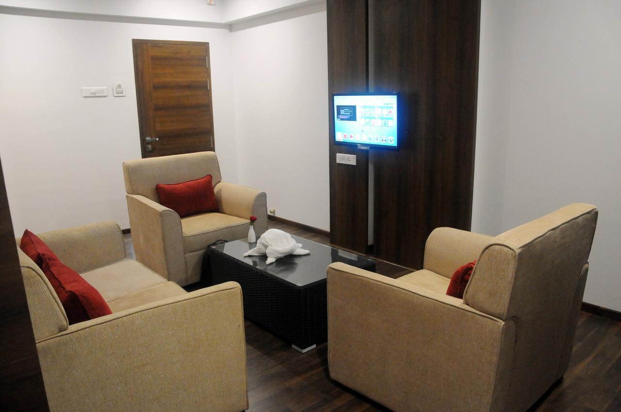 Hotel 3 Leaves Kolhapur Bagian luar foto