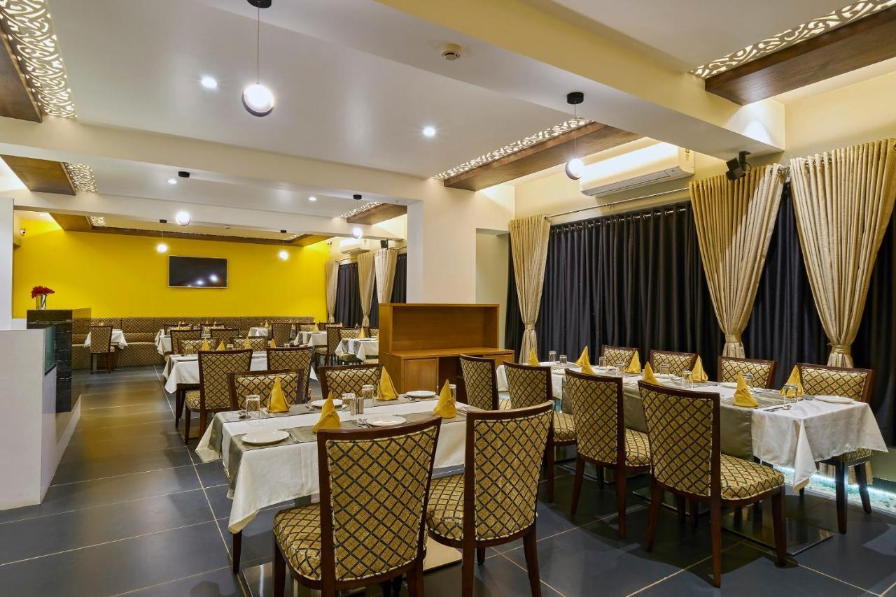 Hotel 3 Leaves Kolhapur Bagian luar foto