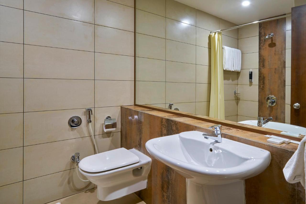 Hotel 3 Leaves Kolhapur Bagian luar foto